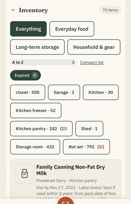 The inventory screen with filters for everyday food, long-term storage and household gear, and counts by storage location.